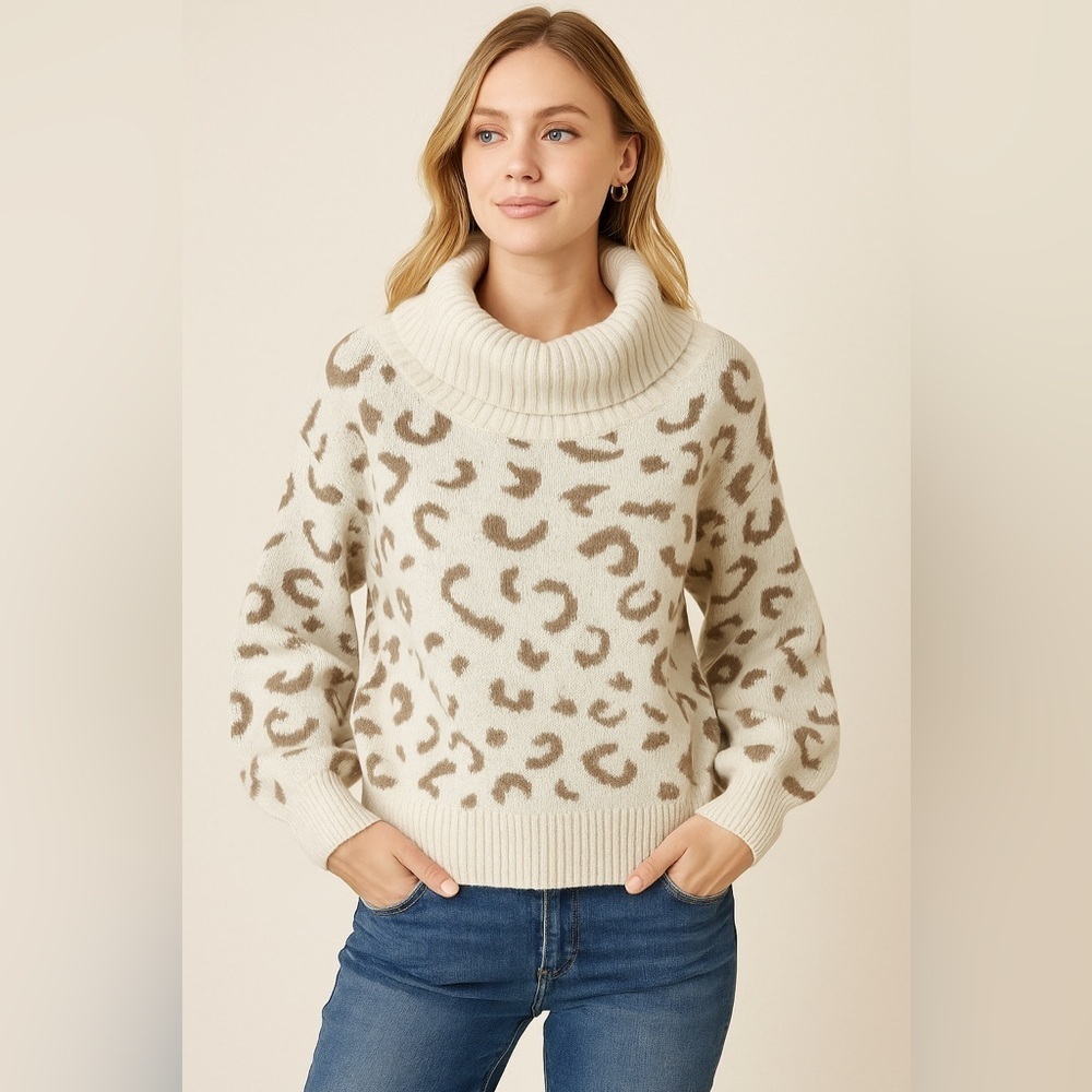 Miracle USA Leopard Print Cowl Neck Sweater – Sz S/M EUC